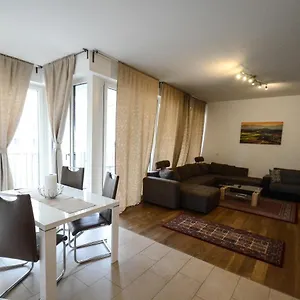 - High-quality In The Heart Of 3 Apartment Stuttgart