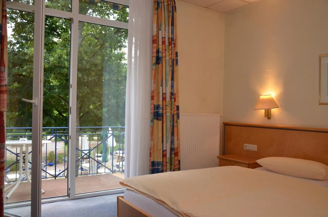 Kurparkhotel Das Kleinod Bad Kissingen 2*,